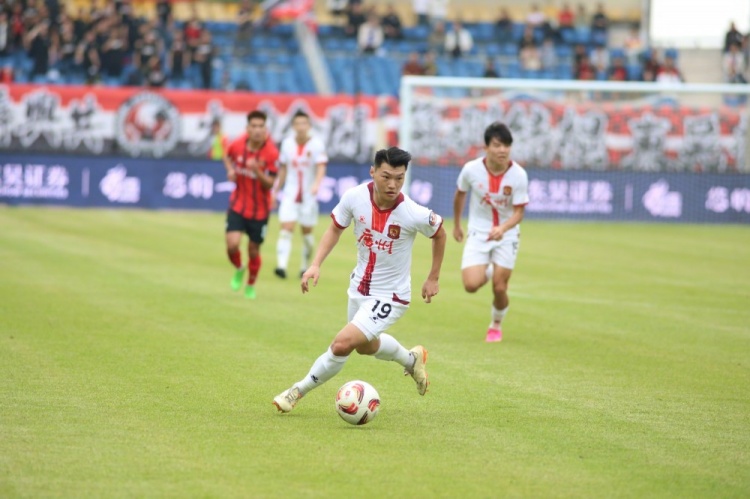 中甲第8轮，广州队11苏州东吴，贝尼亚罗萨打进广州队生涯首球
